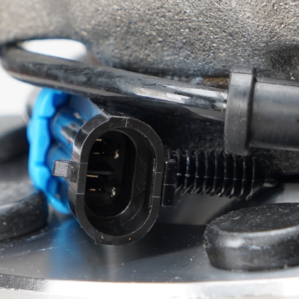 Hanhub 515086 Fronthjulsnav og lagermontering Kompatibel med Chevy Avalanche 2500 Silverado 1500 HD Classic Silverado 2500 Silverado 2500 HD Classic Suburban 2500 Sierra 1500 HD Classic Siereraaaa240 Sierra 2500 HD Classic YUKon XL 2500 BREATRA BR9306260 15225751 8-lug